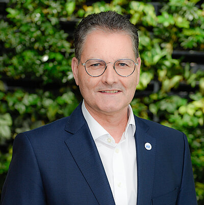 Foto von Dipl.-Ing. Adrian Willig Portraitfoto von Dipl.-Ing. Adrian Willig