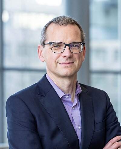 Portraitfoto Professor Torsten Schmidt Portraitfoto Professor Torsten Schmidt