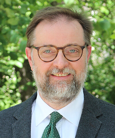 Portraitfoto Prof. Dr.-Ing. Henning J. Meyer Portraitfoto Prof. Dr.-Ing. Henning J. Meyer