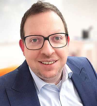 Portraitfoto von Julian Weinert Portraitfoto von Julian Weinert