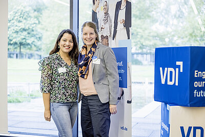 Portrait Sharvari Raut und Christina Härter Portrait Sharvari Raut und Christina Härter