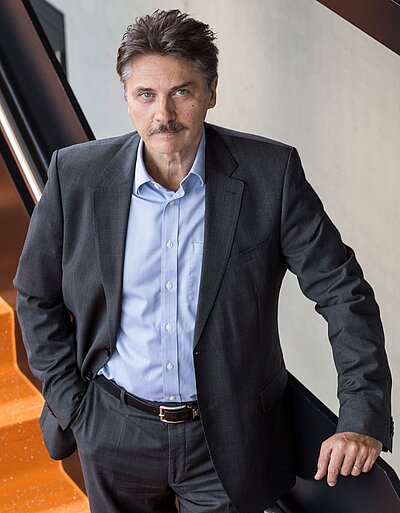 Portraifoto von Prof. Dr. Rodolfo Schöneburg Portraifoto von Prof. Dr. Rodolfo Schöneburg